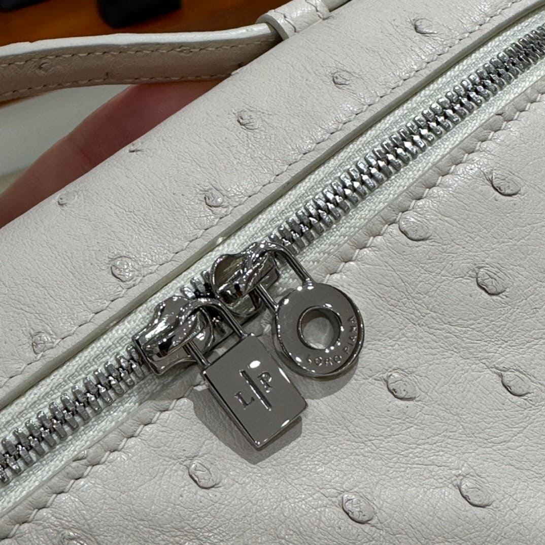 TÚI Loro Piana Women Extra Pocket L27 in Ostrich Leather Elephant da đà điểu(Gía Liên Hệ)