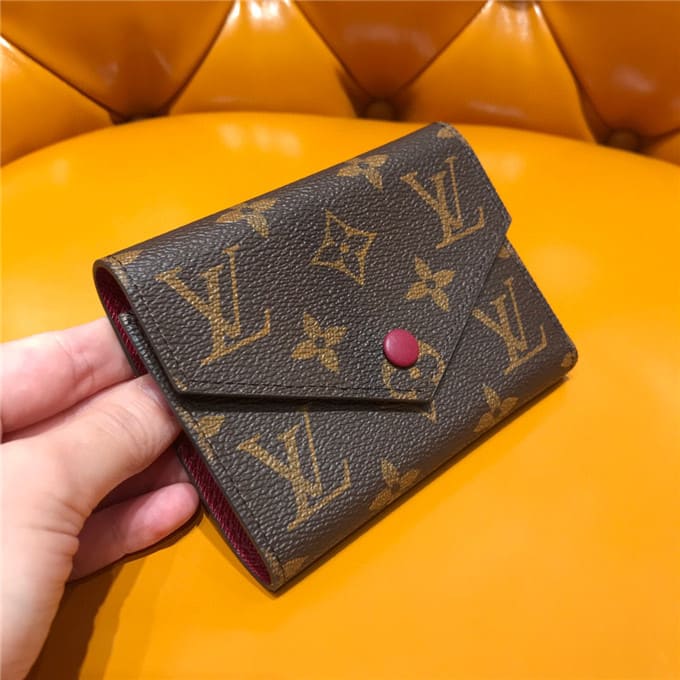 VÍ LOUIS VUITTON Victorine Leather wallet