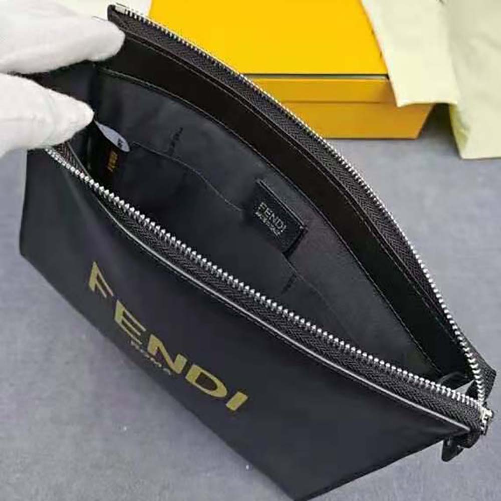 TÚI Fendi Flat Pouch Black Leather Pouch