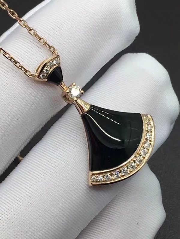 Vòng cổ BVLGARI Divas' Dream Malachite,Carnelian,M.O.P,Onyx & Diamond vàng hồng 18K