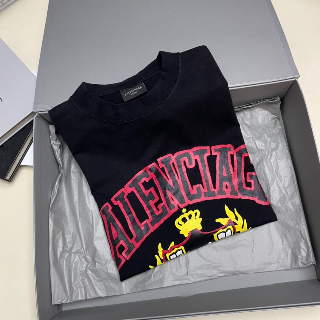 ÁO BALENCIAGA T SHIRT MÀU ĐEN UNISEX