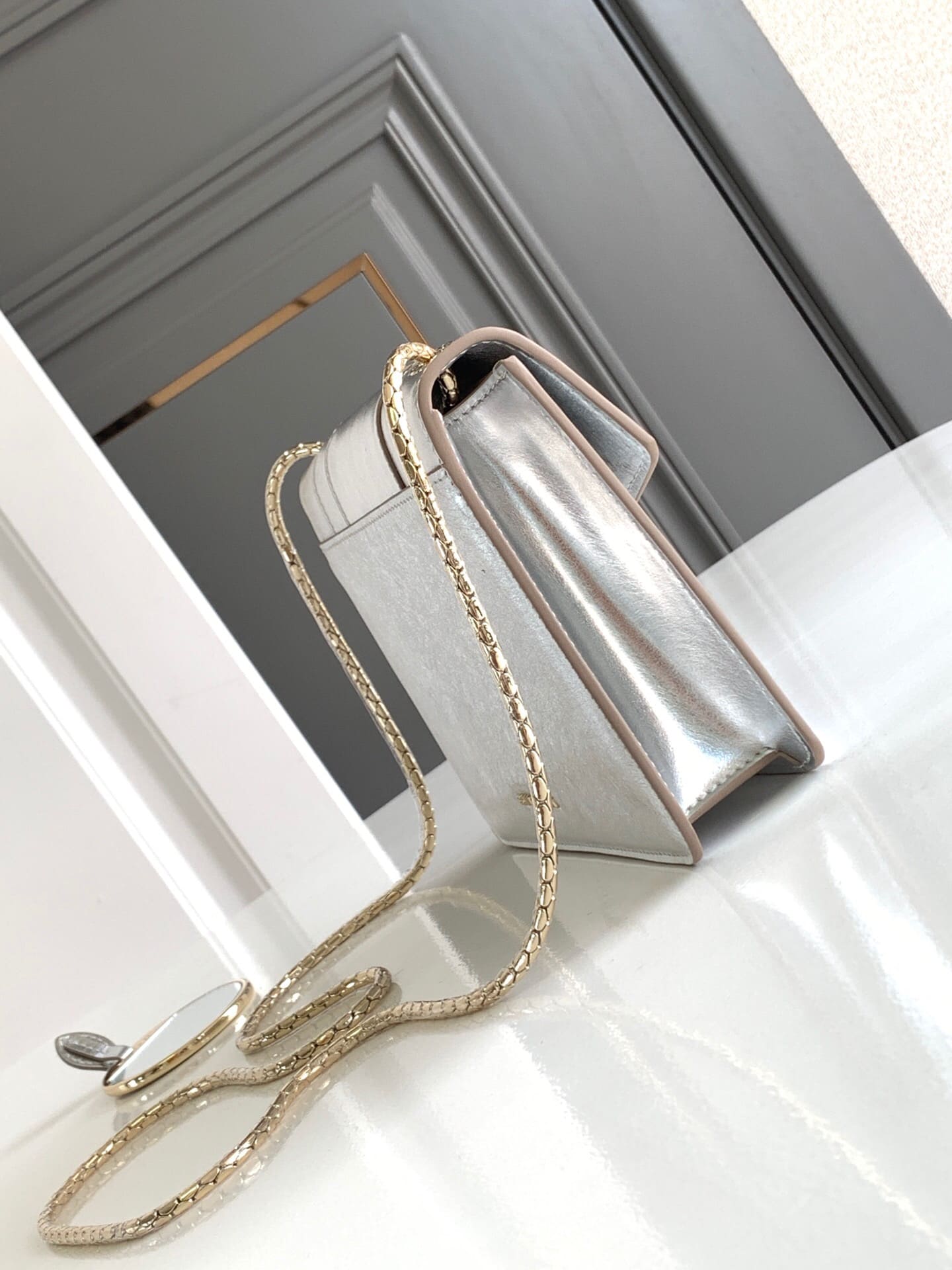 TÚI BVLGARI SERPENTI CALFSKIN SILVER