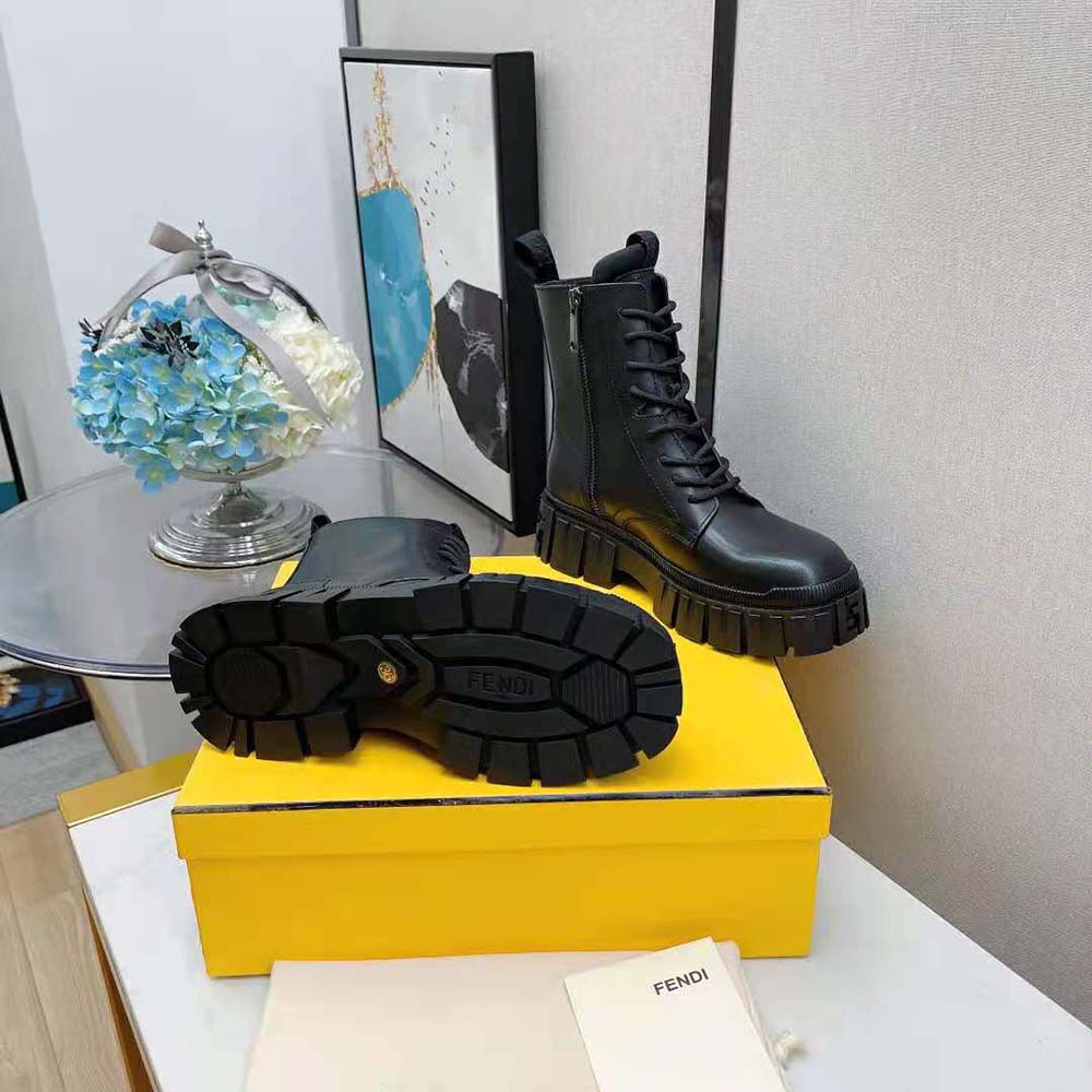 Giày Fendi Force Black leather Ankle Boots