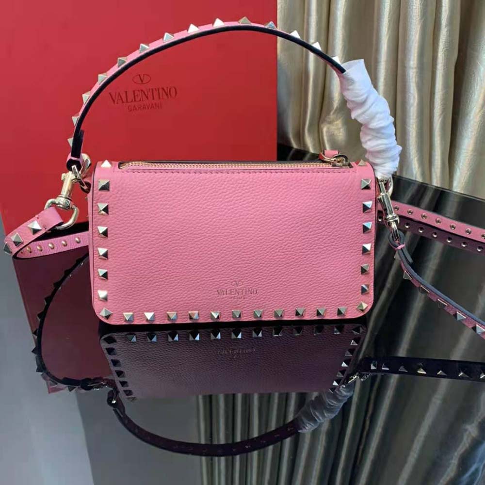 TÚI Valentino Rockstud Grainy Calfskin Crossbody Bag-Pink