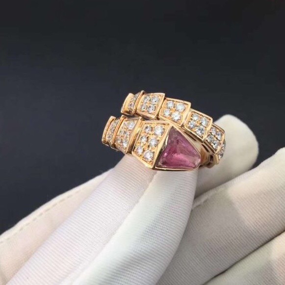 NHẪN BVLGARI SERPENTI RING WITH DIAMOND A RUBY ON HEAD ROSE GOLD 18K