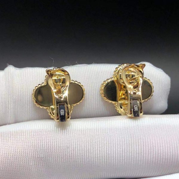 Bông tai Van Cleef & Arpels Vintage Alhambra Guilloché vàng vàng 18K