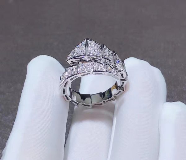 Nhẫn BVLGARI Serpenti Viper full kim cương vàng trắng 18K