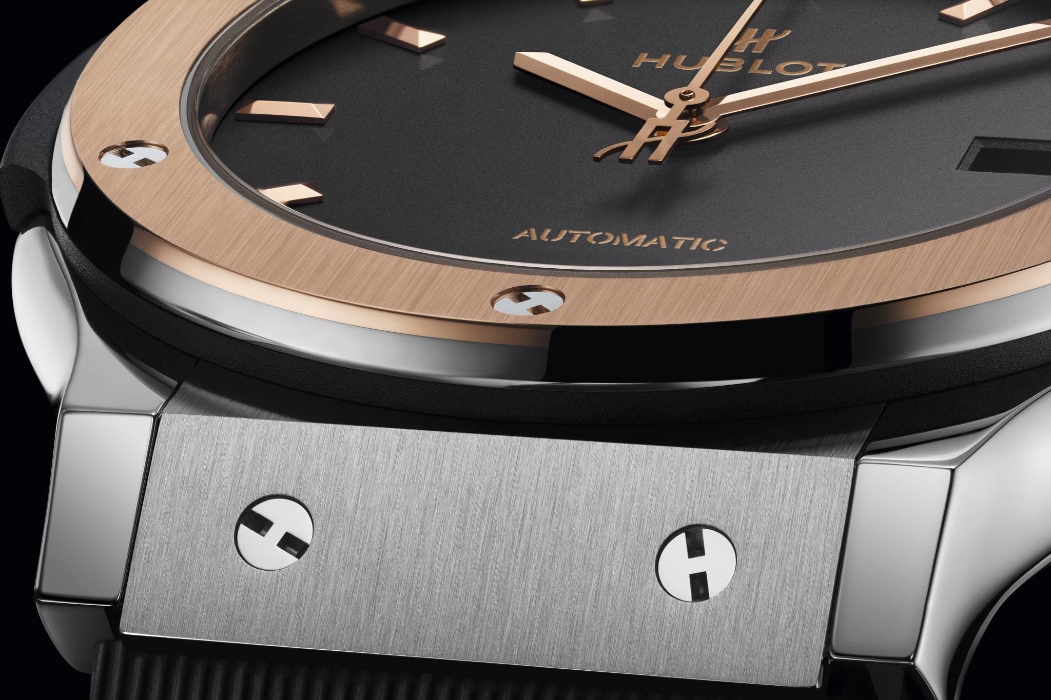 ĐỒNG HỒ HUBLOT CLASSIC FUSION TITANIUM KING GOLD 38MM