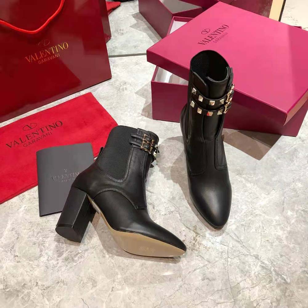 Giày Valentino Women Rockstud Calfskin Ankle Boot 70 mm-Black