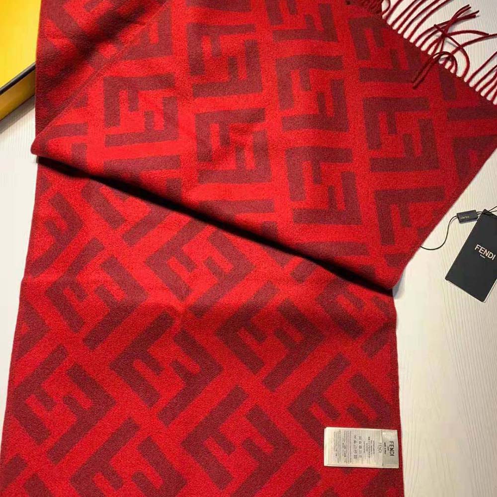KHĂN Fendi Women Long Scarf with Fringed Edges-Red