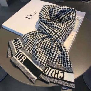 KHĂN Dior Women 30 Montaigne Scarf Black and White Houndstooth Cashmere Blend Knit