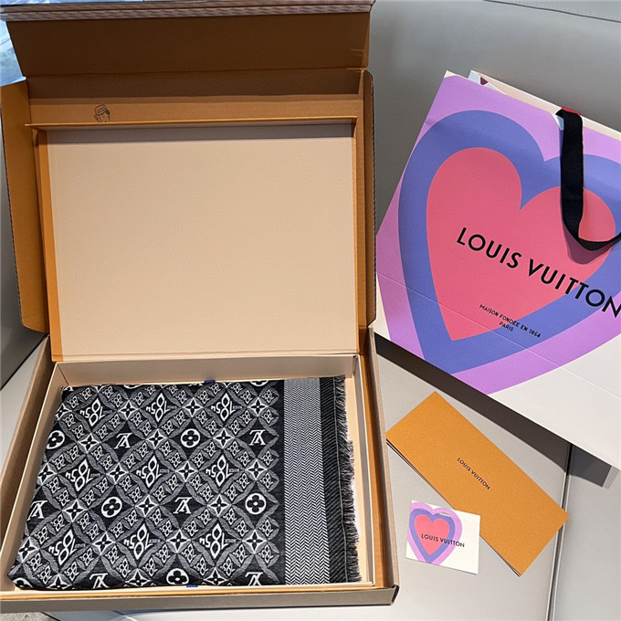 KHĂN Louis Vuitton monogram shawl scarf