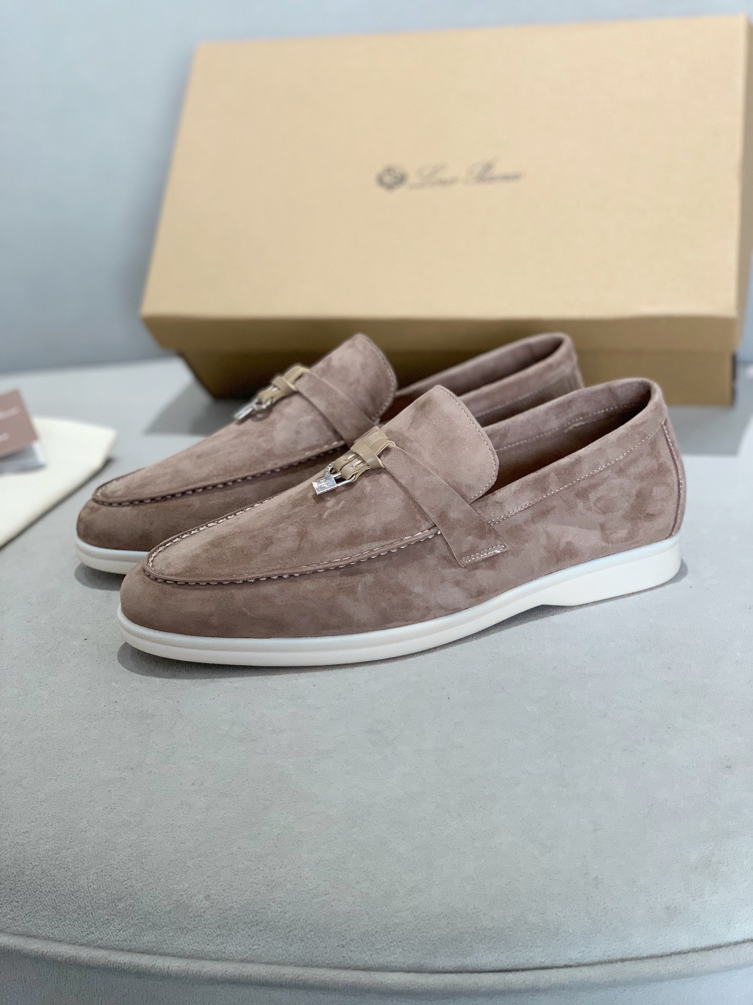 GIÀY LORO PIANA BROWN SHEEPSKIN SUEDE LOAFER DA CỪU
