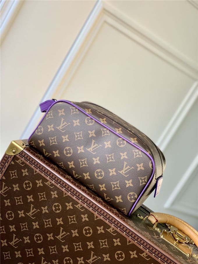 Túi LOUIS VUITTON dopp kit toilet pouch bag unisex