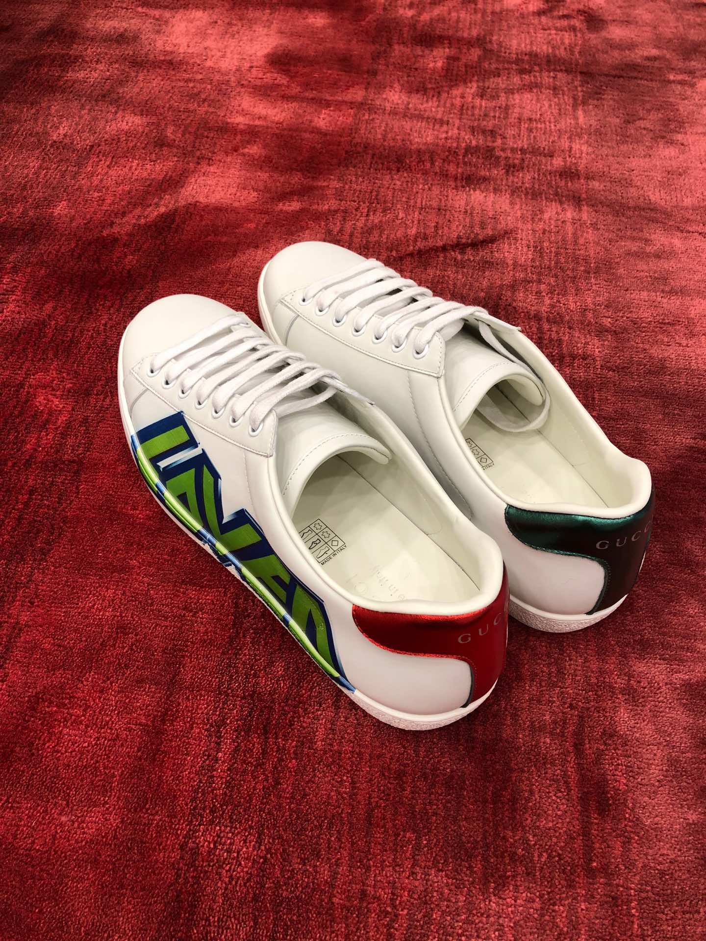GIÀY GUCCI Leather Ace Sneakers Love White