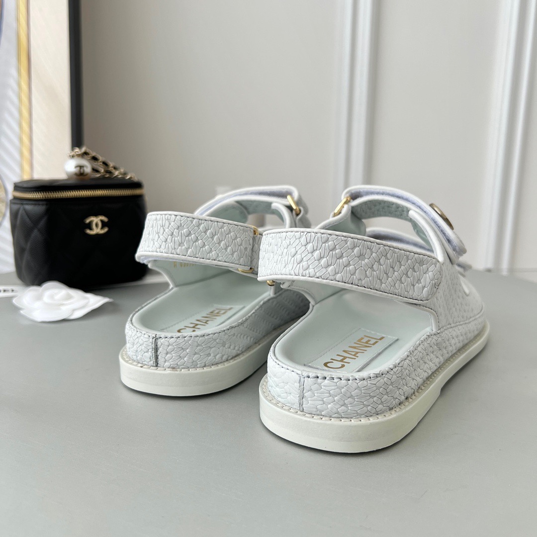 GIÀY CHANEL CC LOGO SANDALS
