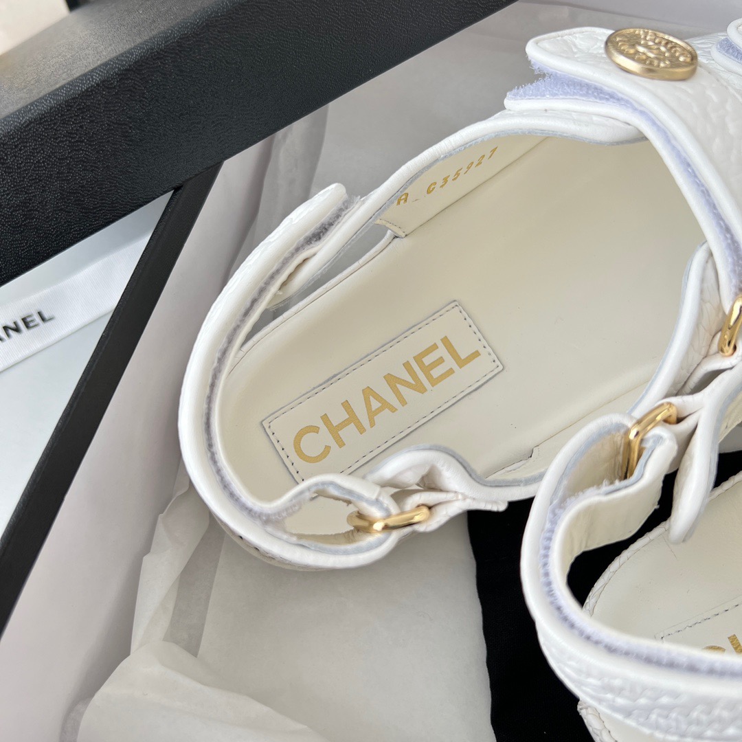 GIÀY CHANEL CC LOGO SANDALS
