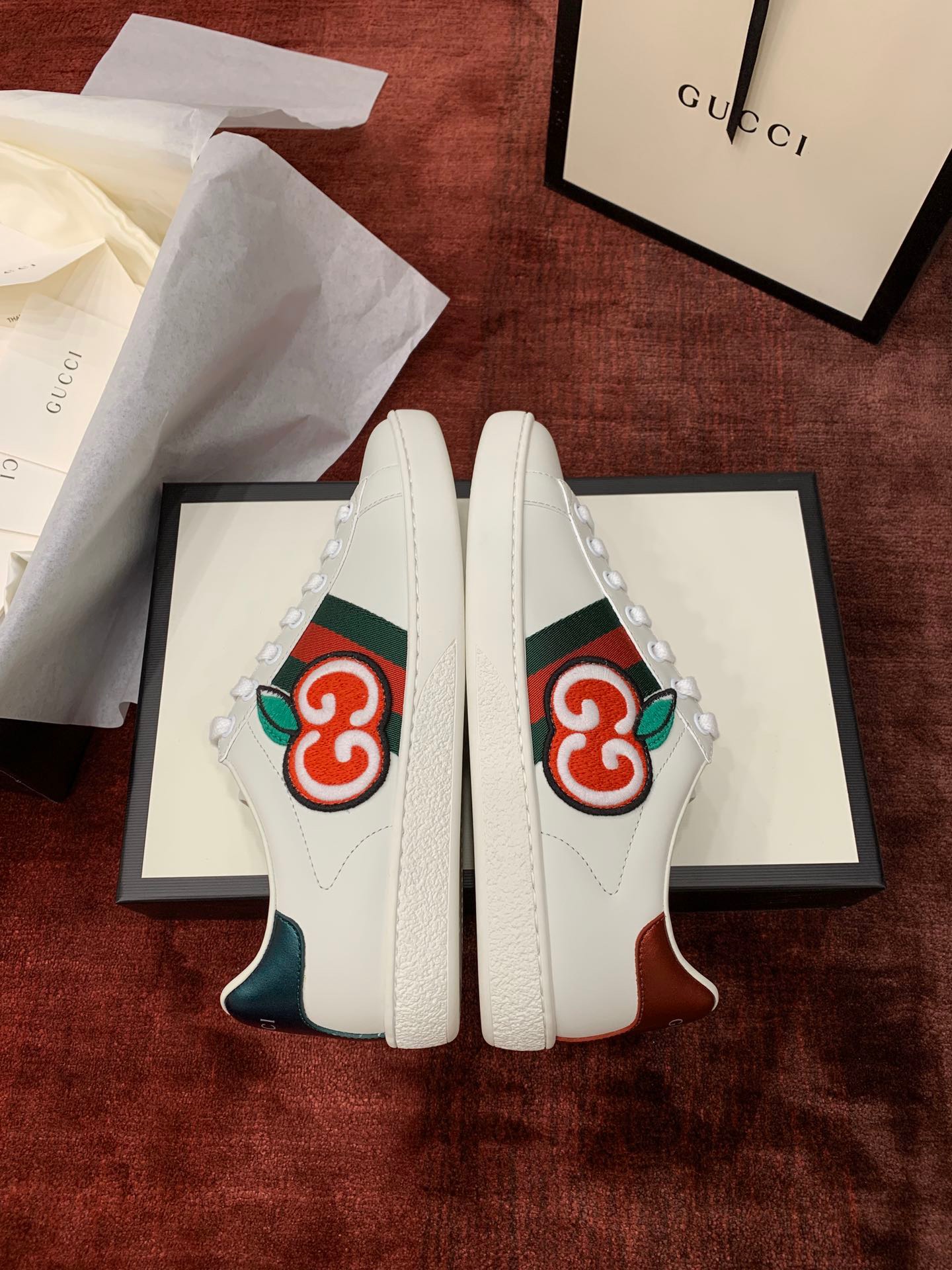 GIÀY GUCCI Leather Ace Sneakers GG Apples White
