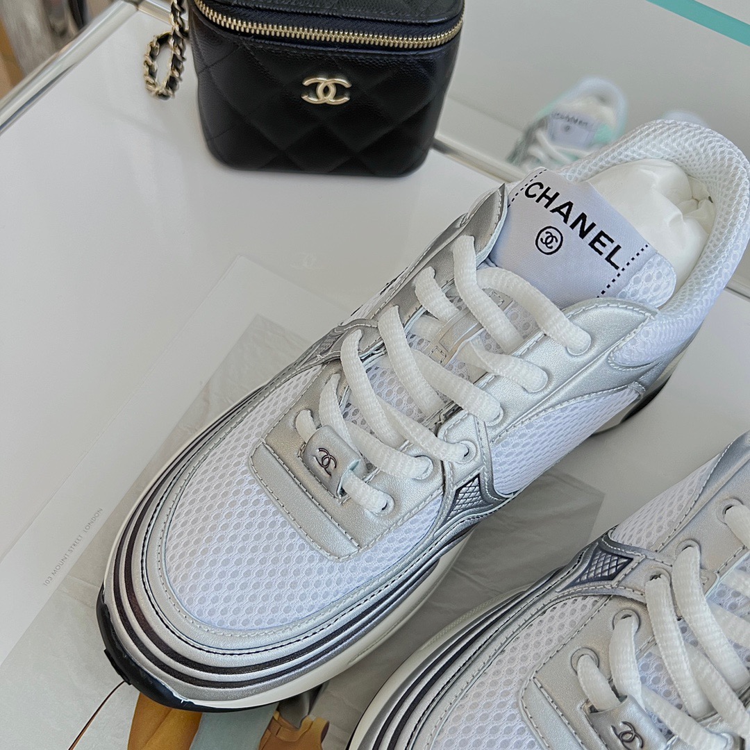GIÀY CHANEL CC LOGO SNEAKER SHOES
