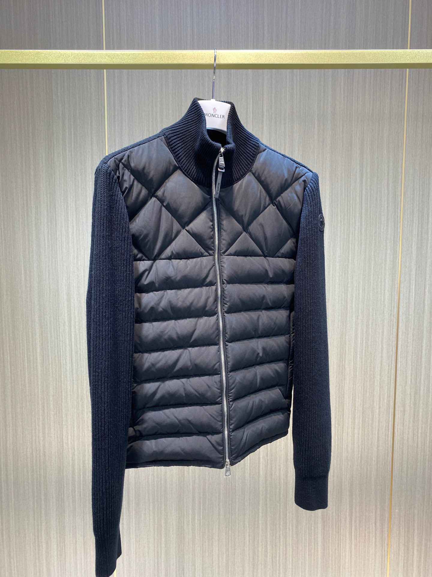 ÁO MONCLER WINTER BLACK & WHITE JACKET