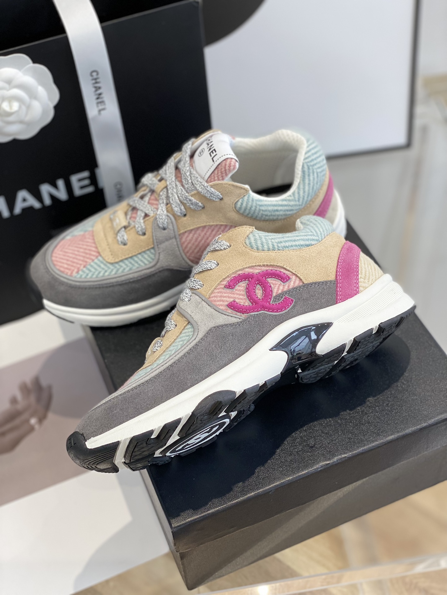 GIÀY CHANEL MULTICOLOR SUEDE LOGO SNEAKERS