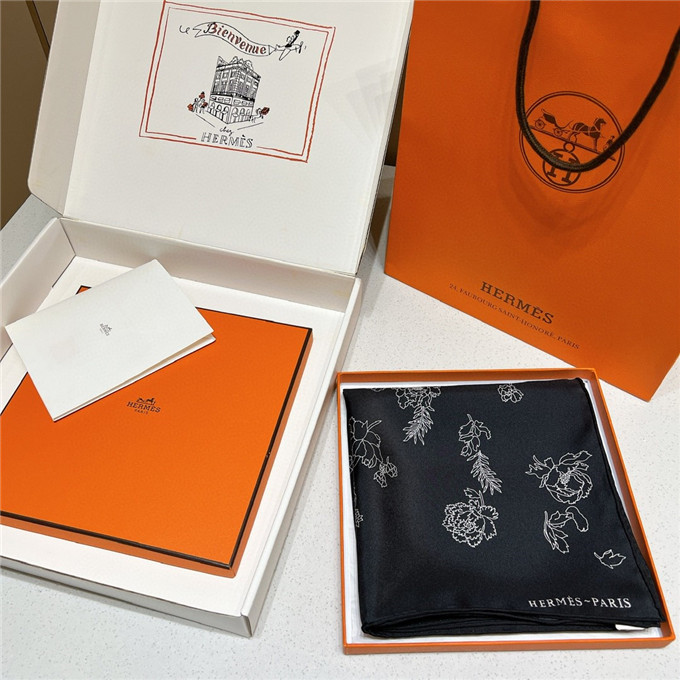 KHĂN Hermes Robe Legere Silk scarf