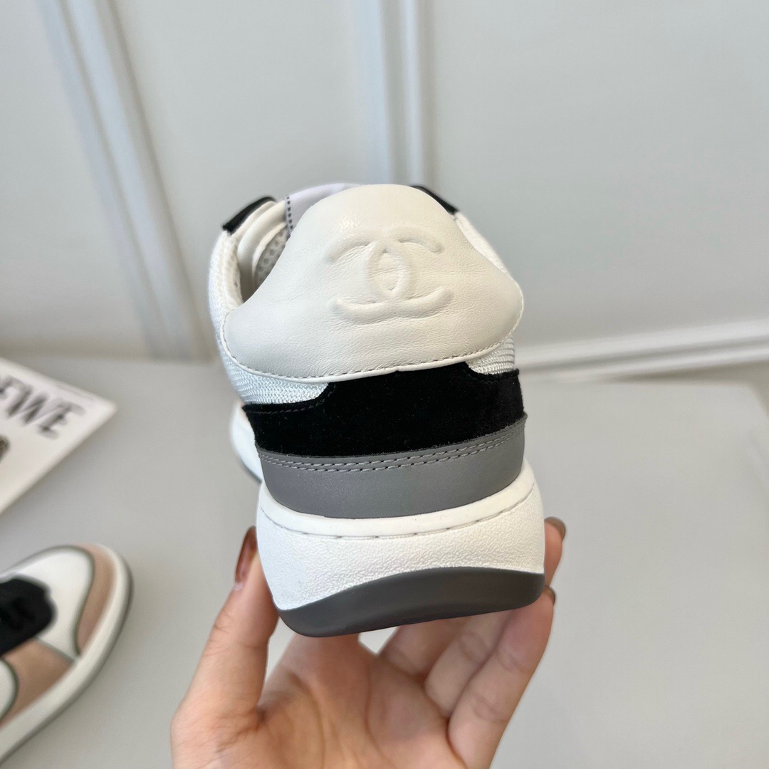 GIÀY CHANEL CC LOGO SNEAKER SHOES