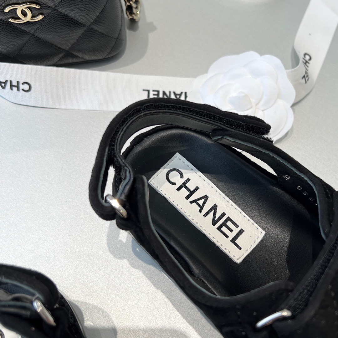 GIÀY CHANEL CC LOGO SANDALS