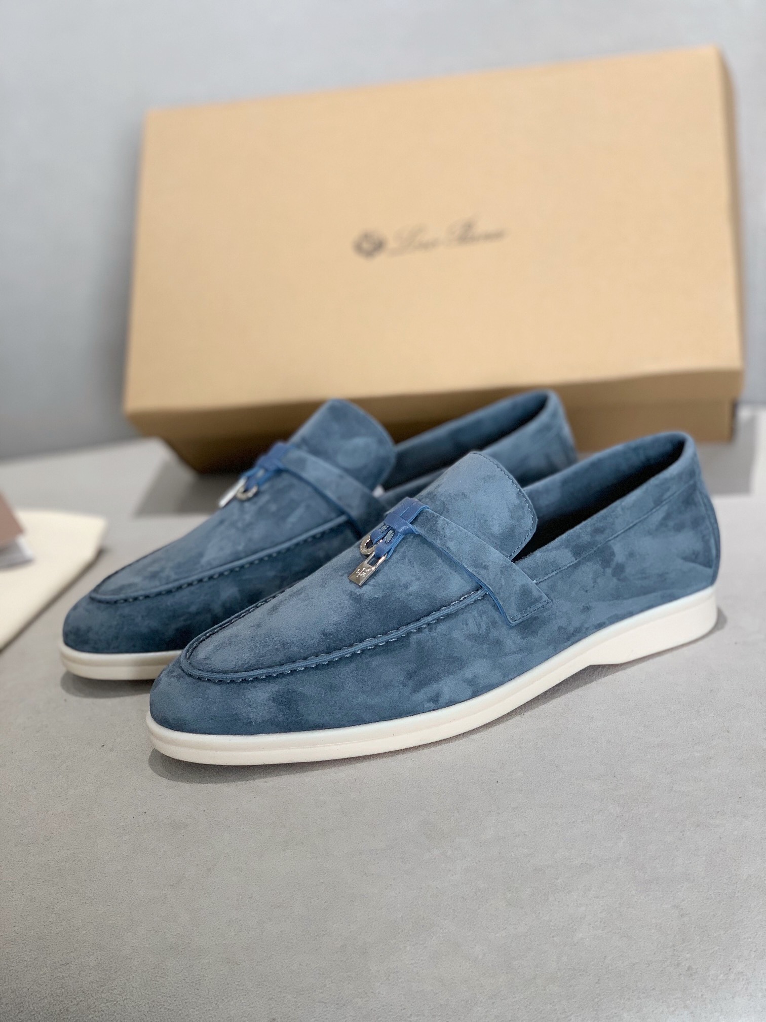 GIÀY LORO PIANA BLUE SHEEPSKIN SUEDE LOAFER DA CỪU