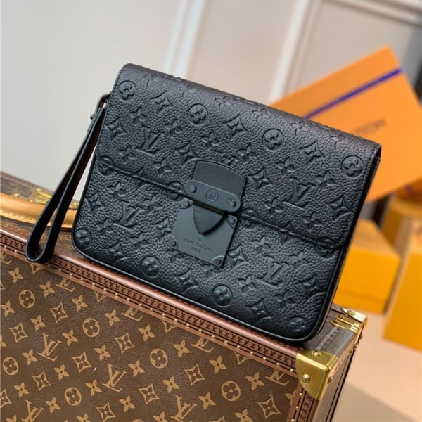 Túi LOUIS VUITTON s lock a4 pouch bag