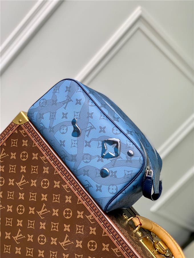 Túi LOUIS VUITTON dopp kit toilet pouch bag unisex