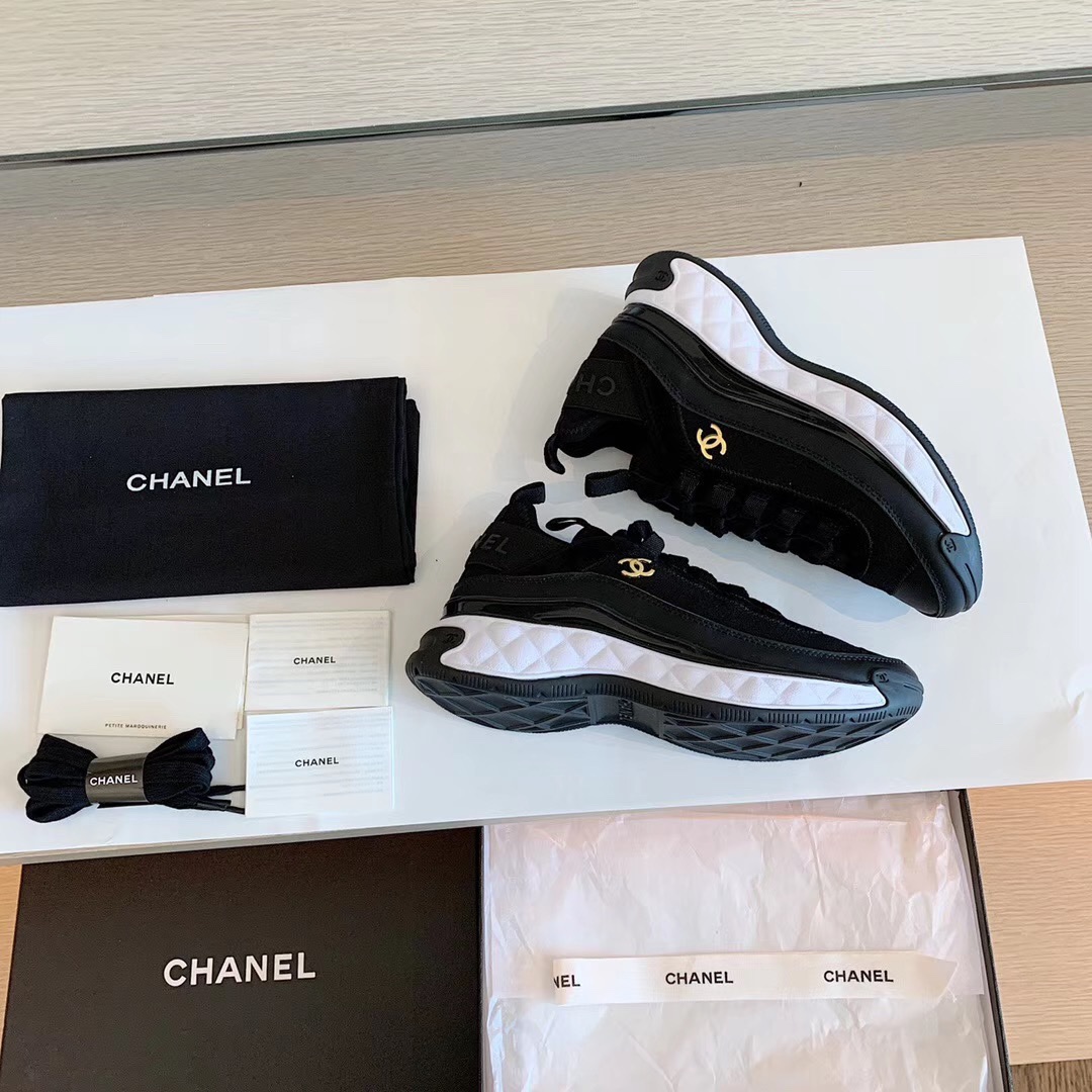 GIÀY CHANEL BLACK SUEDE  LOGO SNEAKERS
