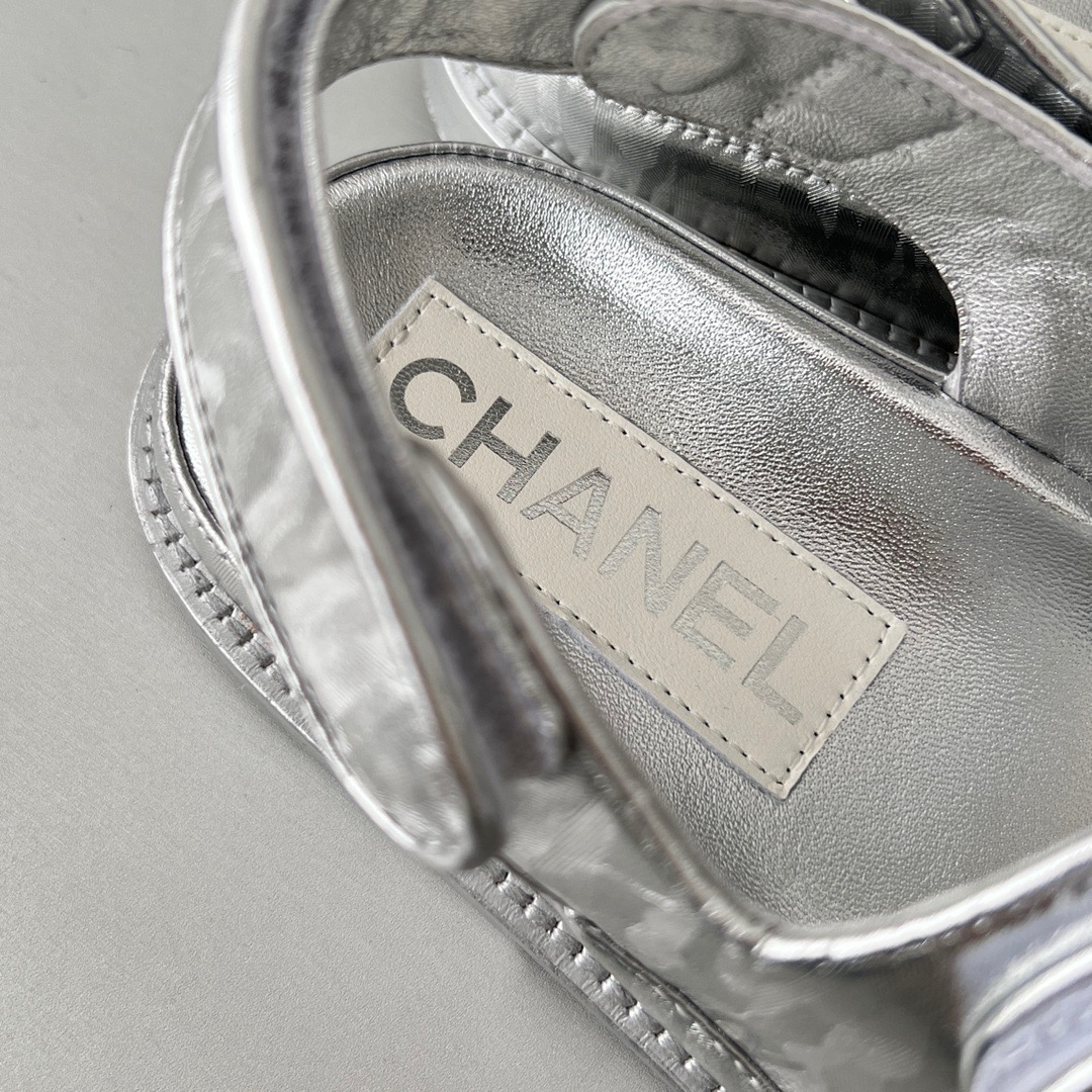 GIÀY CHANEL CC LOGO SANDALS