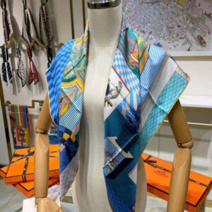 KHĂN Hermes Women Grand Theatre Nouveau Scarf 90 in Silk Twill-Navy