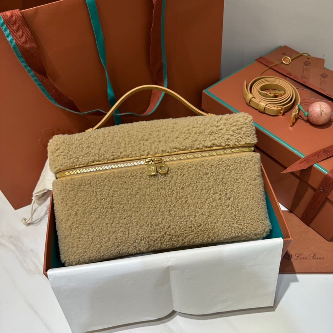TÚI Loro Piana Women Extra Pocket L27 in Lamb Fur Yellow lông cừu
