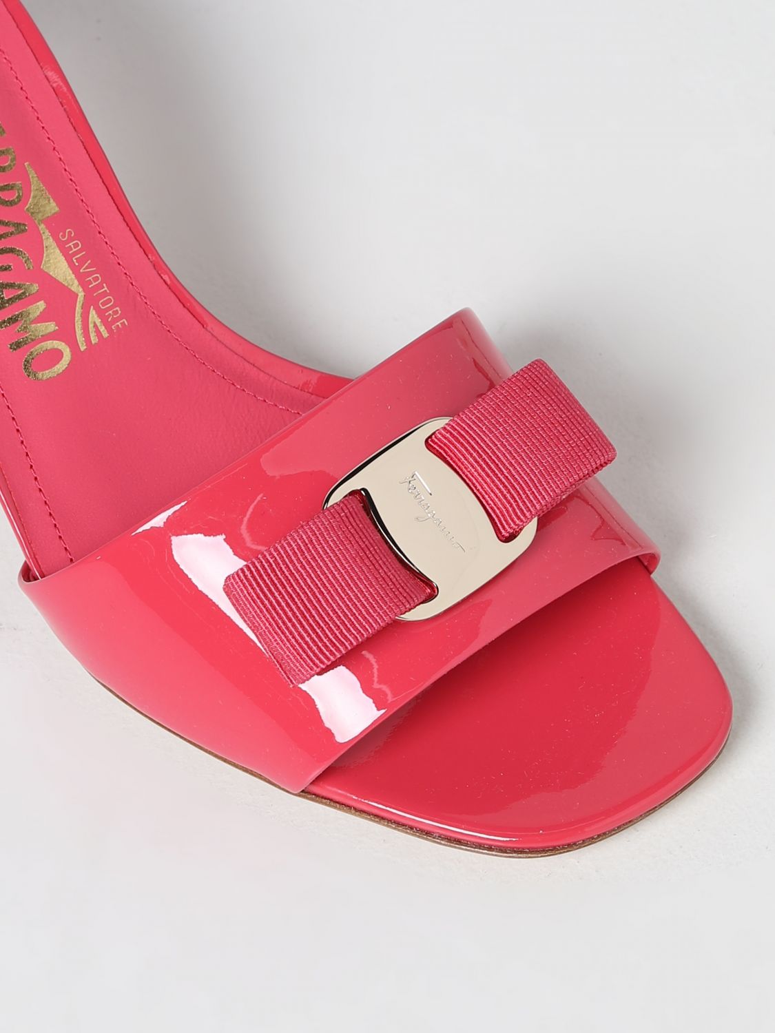 GIÀY SALVATORE FERRAGAMO Pink heeled sandals