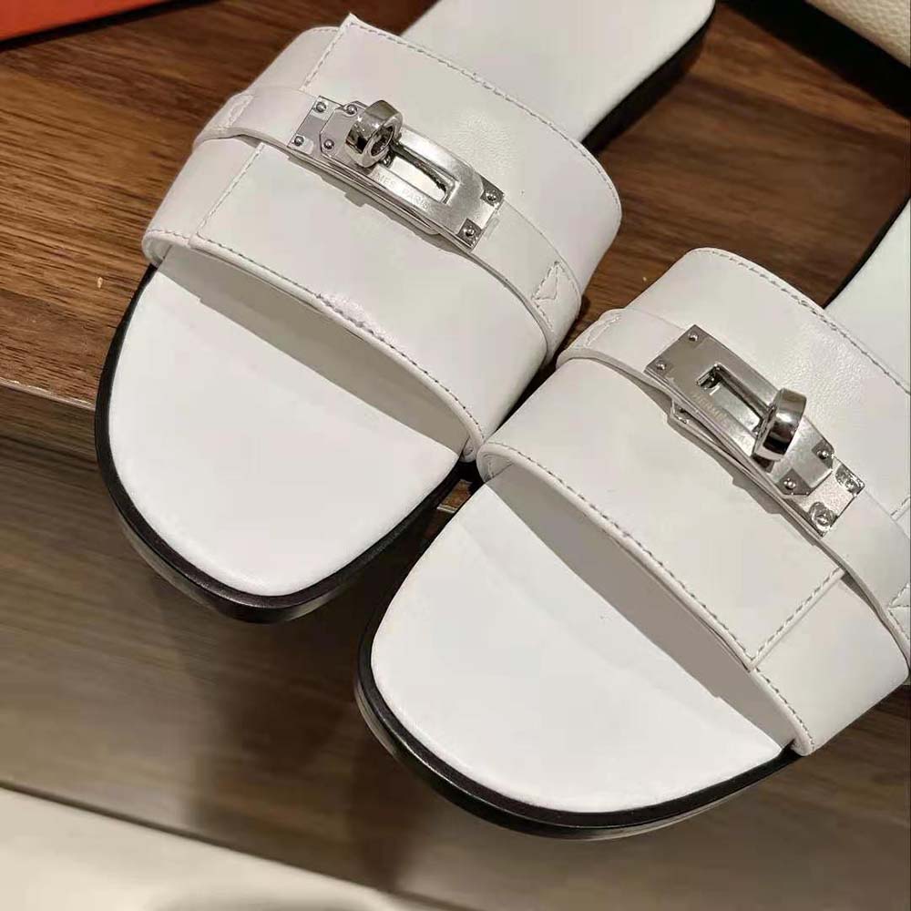 DÉP Hermes Giulia Sandal in Calfskin with Iconic Palladium-Plated Kelly Buckle-White