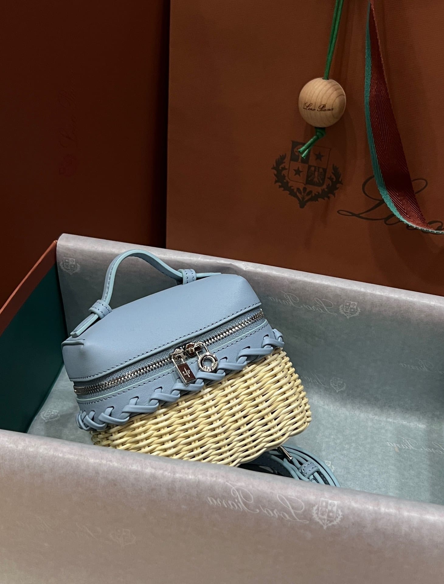 TÚI Loro Piana Women Extra Pocket Cross Body Wicker bằng da bê kết hợp tre đan