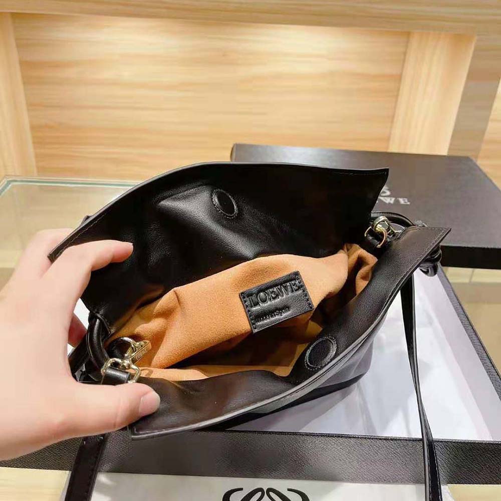 TÚI Loewe Women Flamenco Clutch in Nappa Calfskin