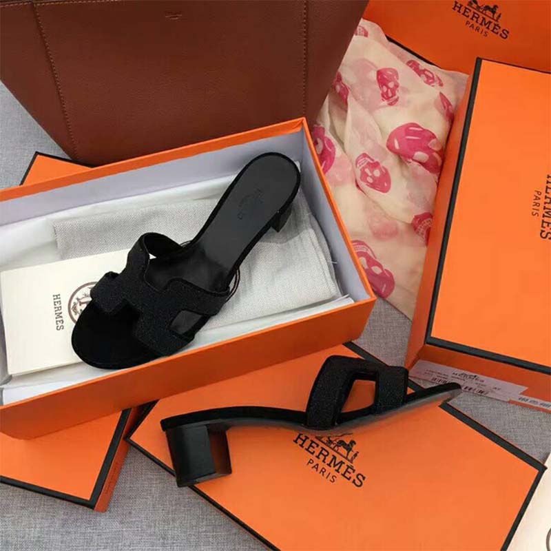 GIÀY Hermes Women Oran Sandal Metallic Finish and Iconic H Cut-Out-Black SS2022