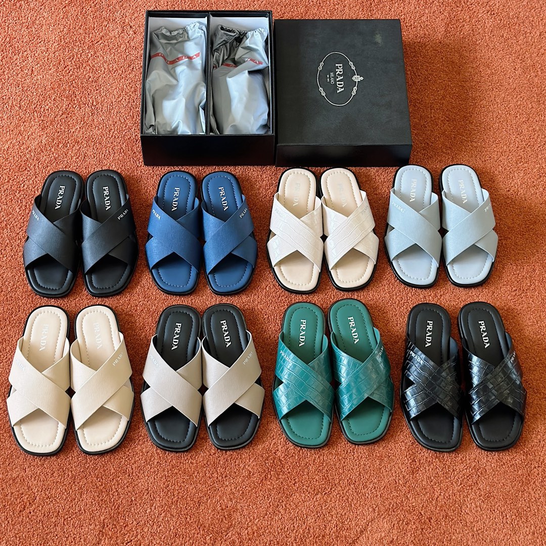 DÉP PRADA TRIANGLE SLIPPER
