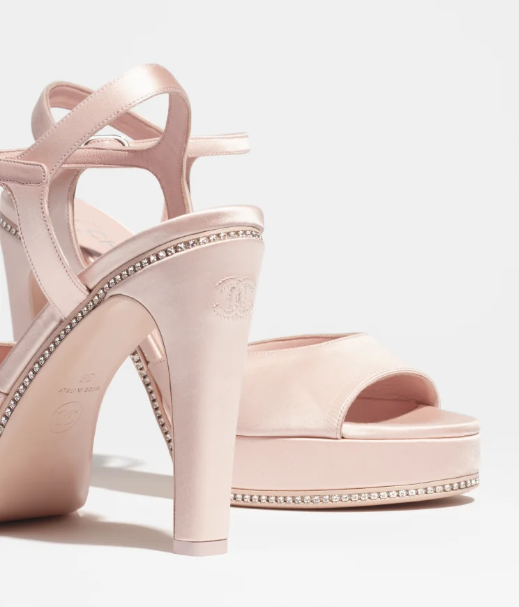 GIÀY SANDAL CHANEL LIGHT PINK SATIN STONES HỒNG NHẠT VÀ HẠT ĐÁ 115MM