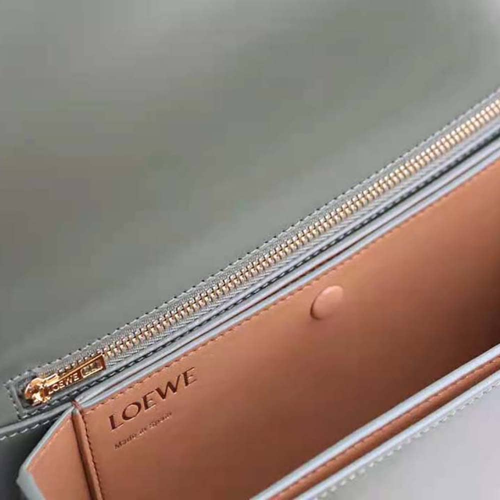 TÚI LOEWE Goya bằng da bê lụa màu xanh lá cây