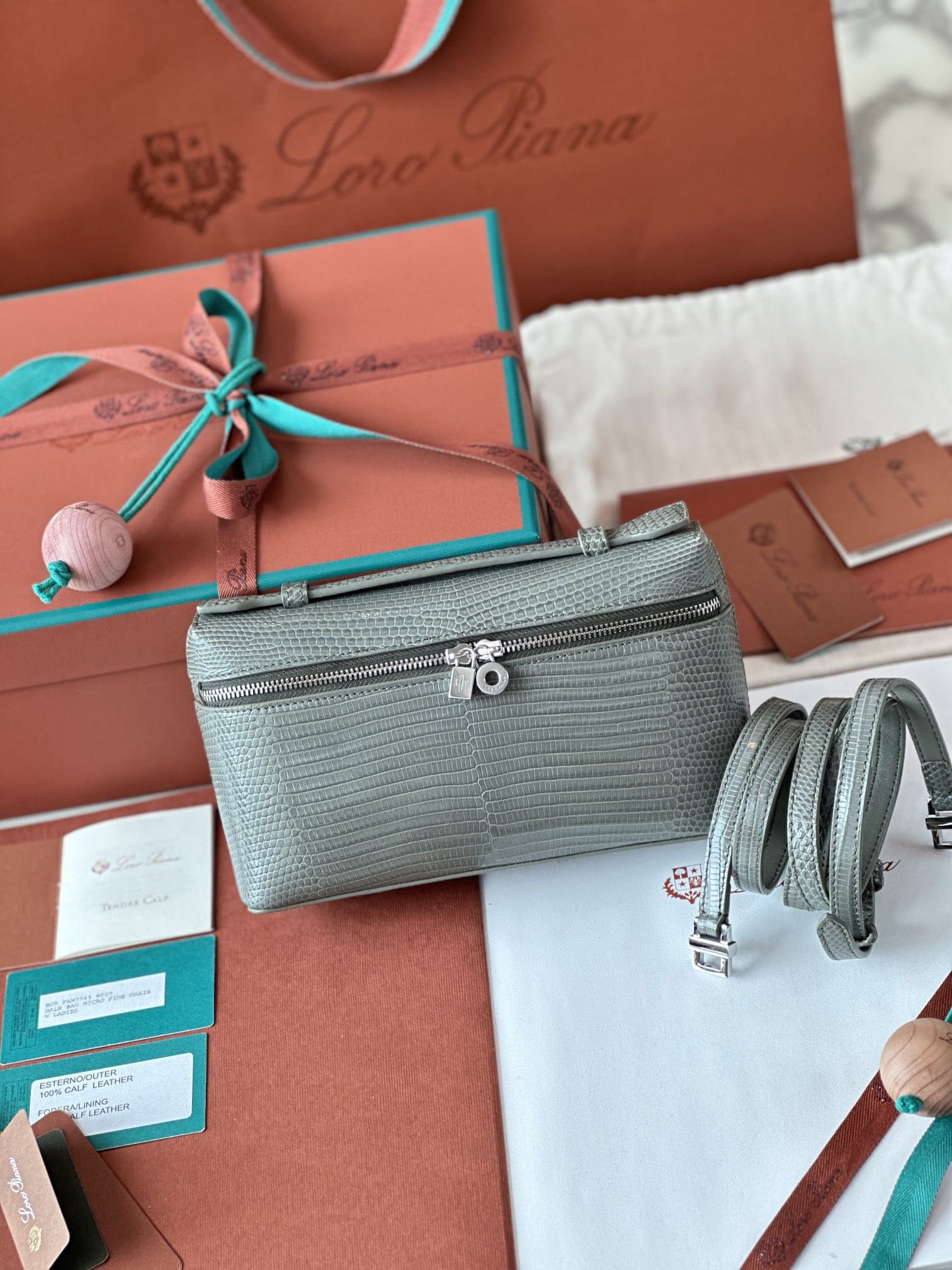 TÚI Loro Piana Women Extra bằng da thằn lằn(Liên hệ để được giá tốt nhất)