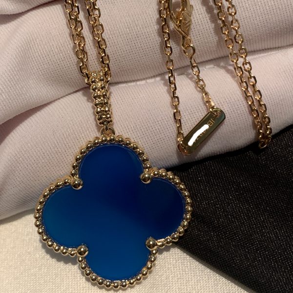 Vòng cổ Van Cleef & Arpels Magic Alhambra 1 Motif Blue Agate Vàng hồng 18K