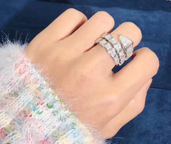 Nhẫn BVLGARI Serpenti Viper Full Diamond Paved vàng trắng 18K