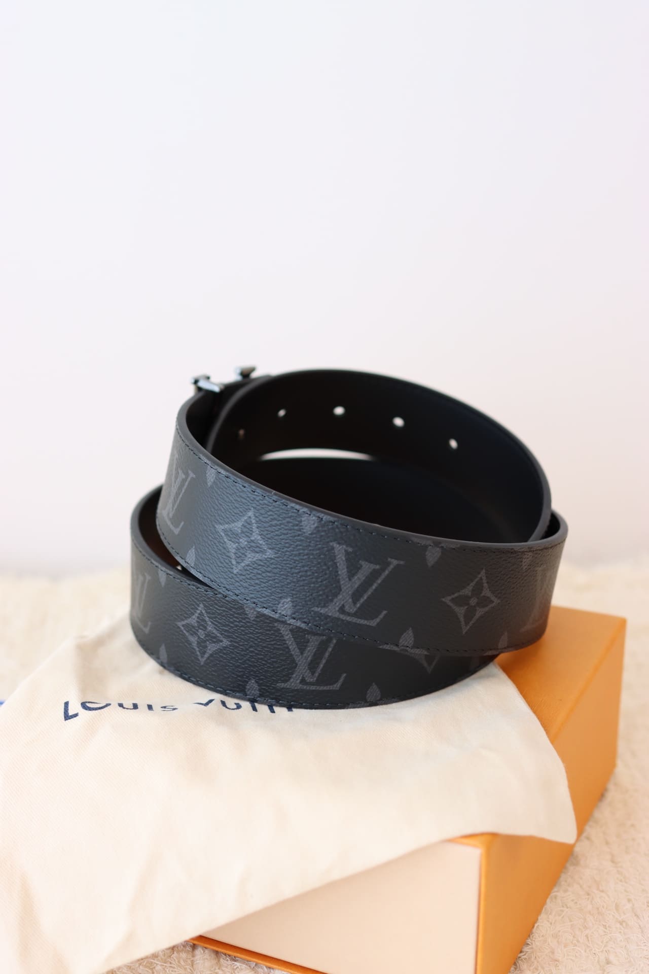 DÂY LƯNG LOUIS VUITTON LV BLACK MONOGRAM Khóa đen bóng