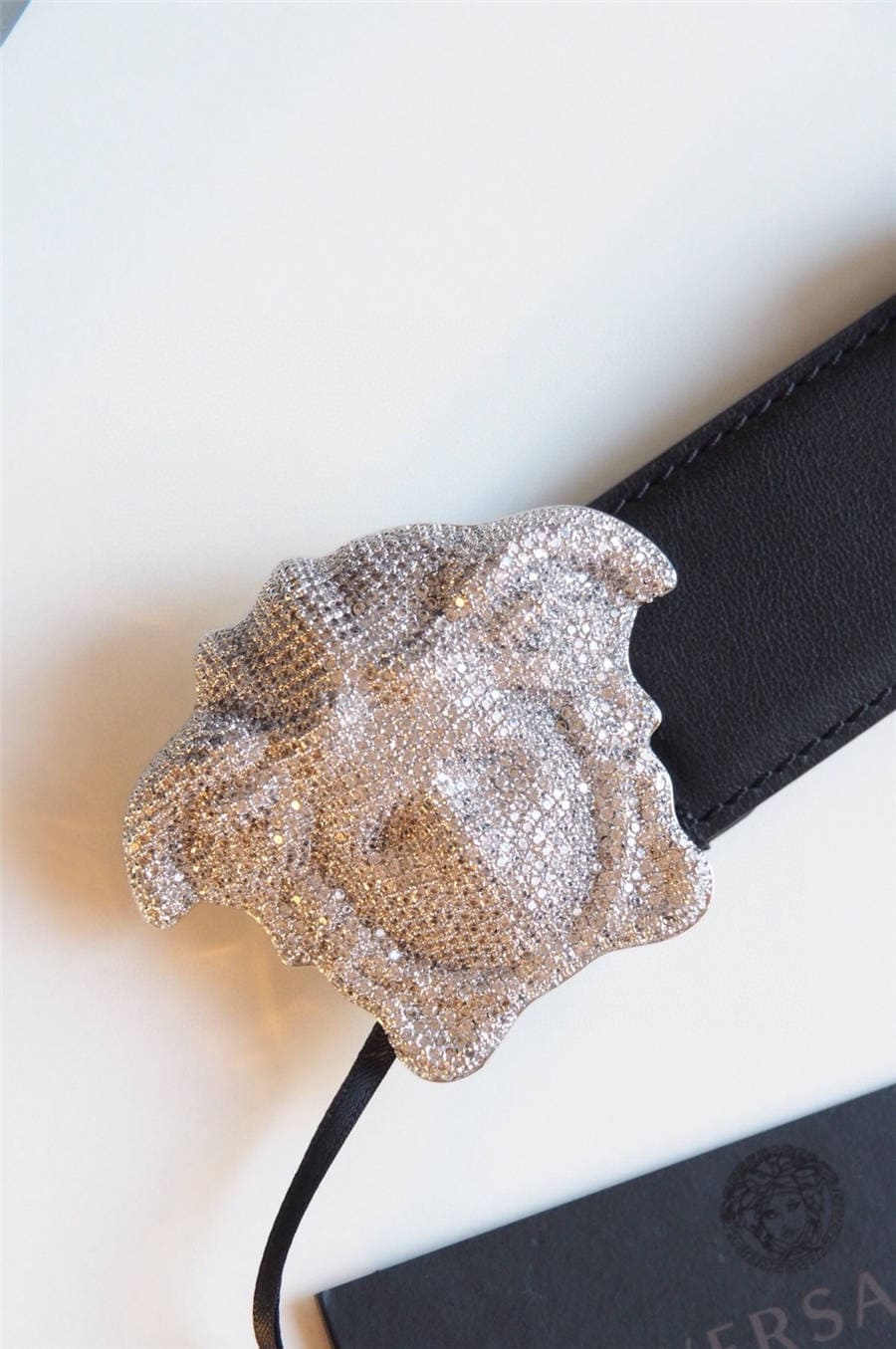 DÂY LƯNG VERSACE MEDUSA HEAD DIAMOND CALFSKIN LEATHER Khóa trắng
