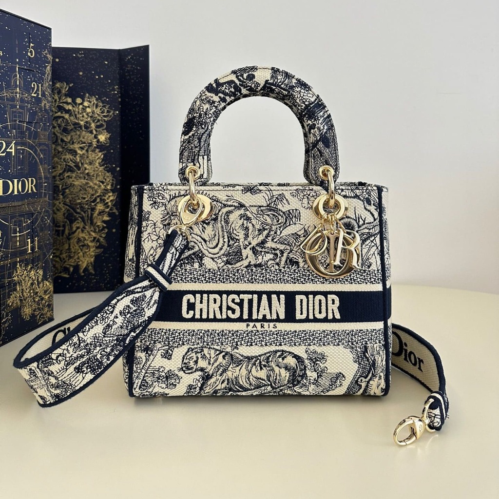 TÚI CHRISTIAN DIOR Lady D-lite Bag Blue Toile de Jouy Reverse Embroidery