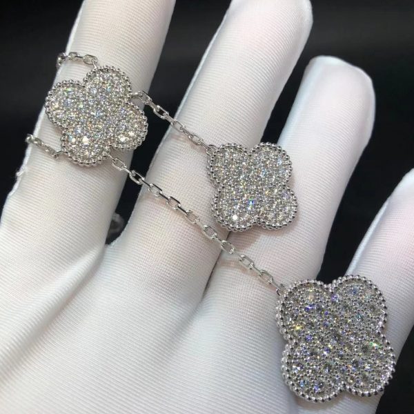 Vòng cổ Van Cleef & Arpels Magic Alhambra 6 Motif kim cương vàng trắng 18K